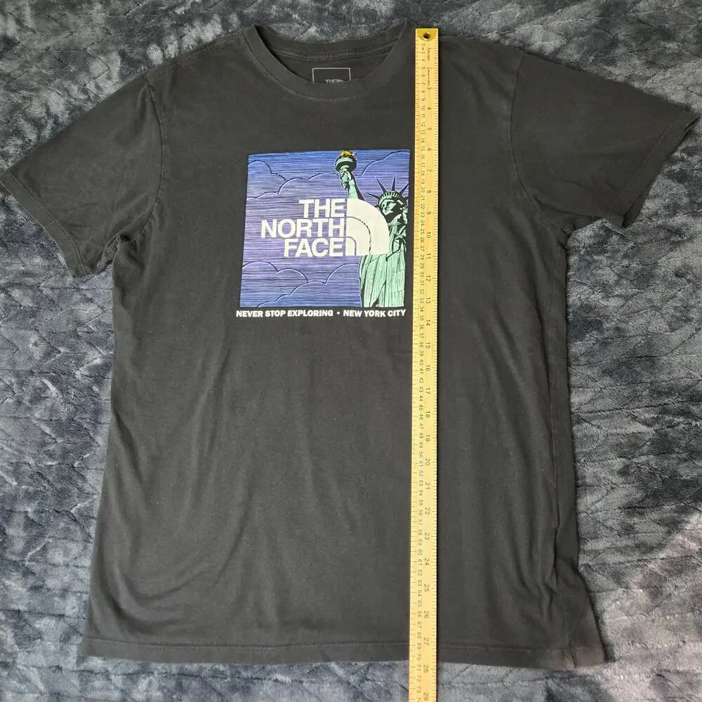 The North Face New York T-Shirt Statue of Liberty Logo Poly Blend - Size M